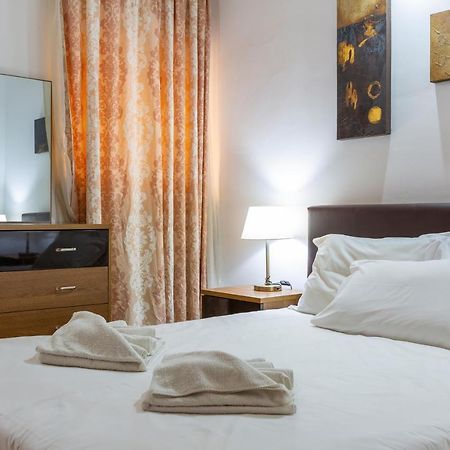 Seafront - Top Location, Top Floor With Wifi & Ac By 360 Estates Валетта Экстерьер фото