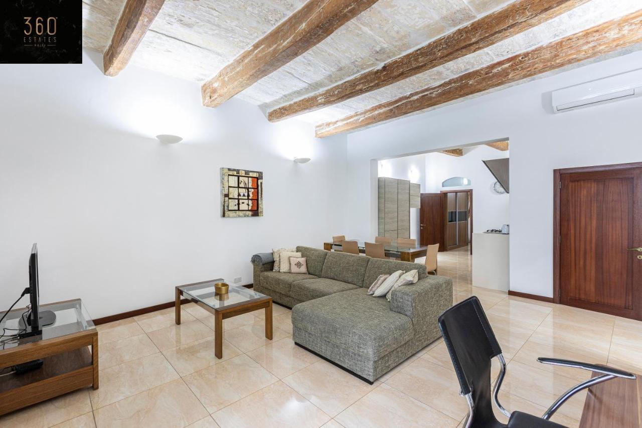Seafront - Top Location, Top Floor With Wifi & Ac By 360 Estates Валетта Экстерьер фото