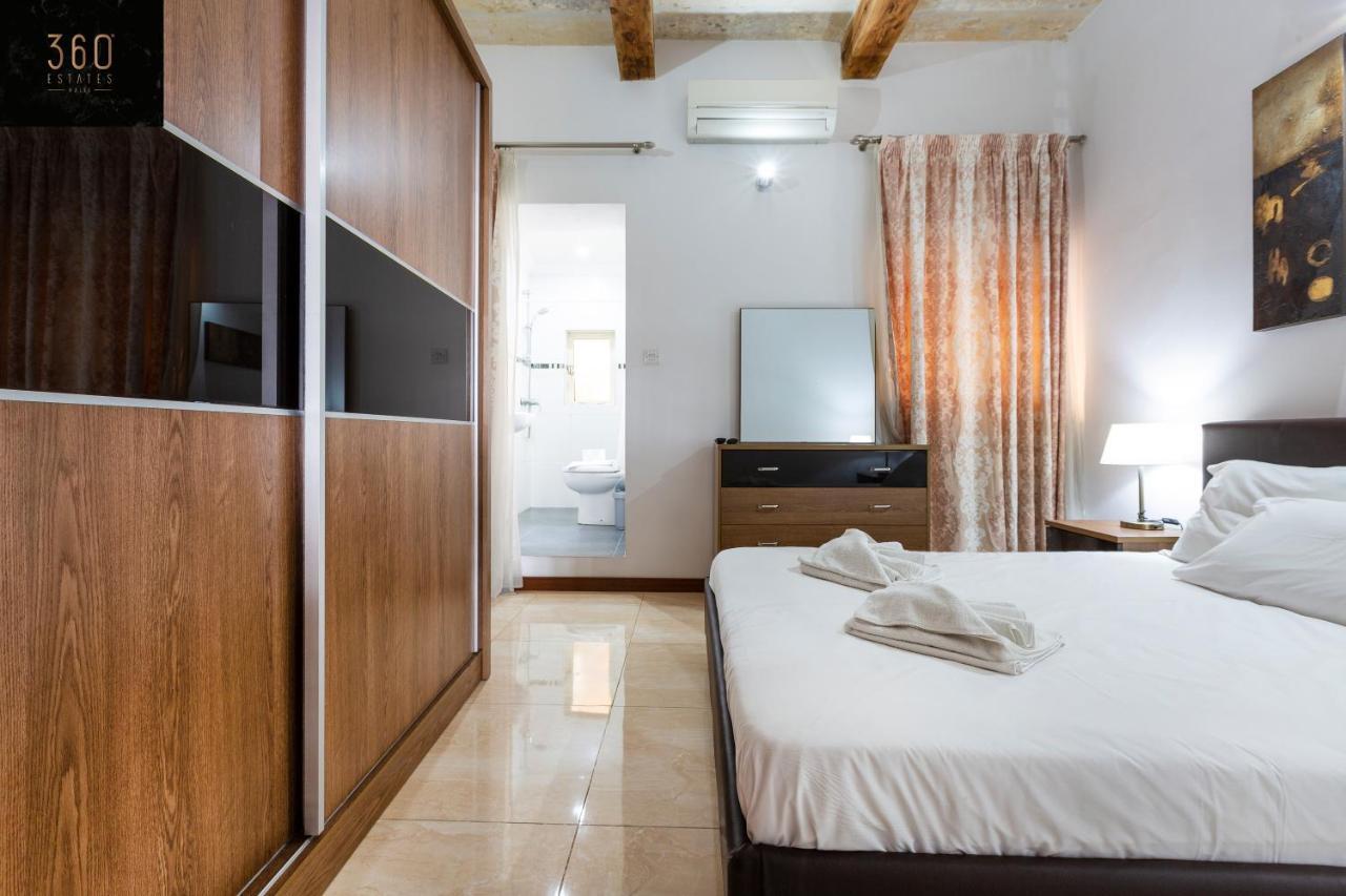 Seafront - Top Location, Top Floor With Wifi & Ac By 360 Estates Валетта Экстерьер фото