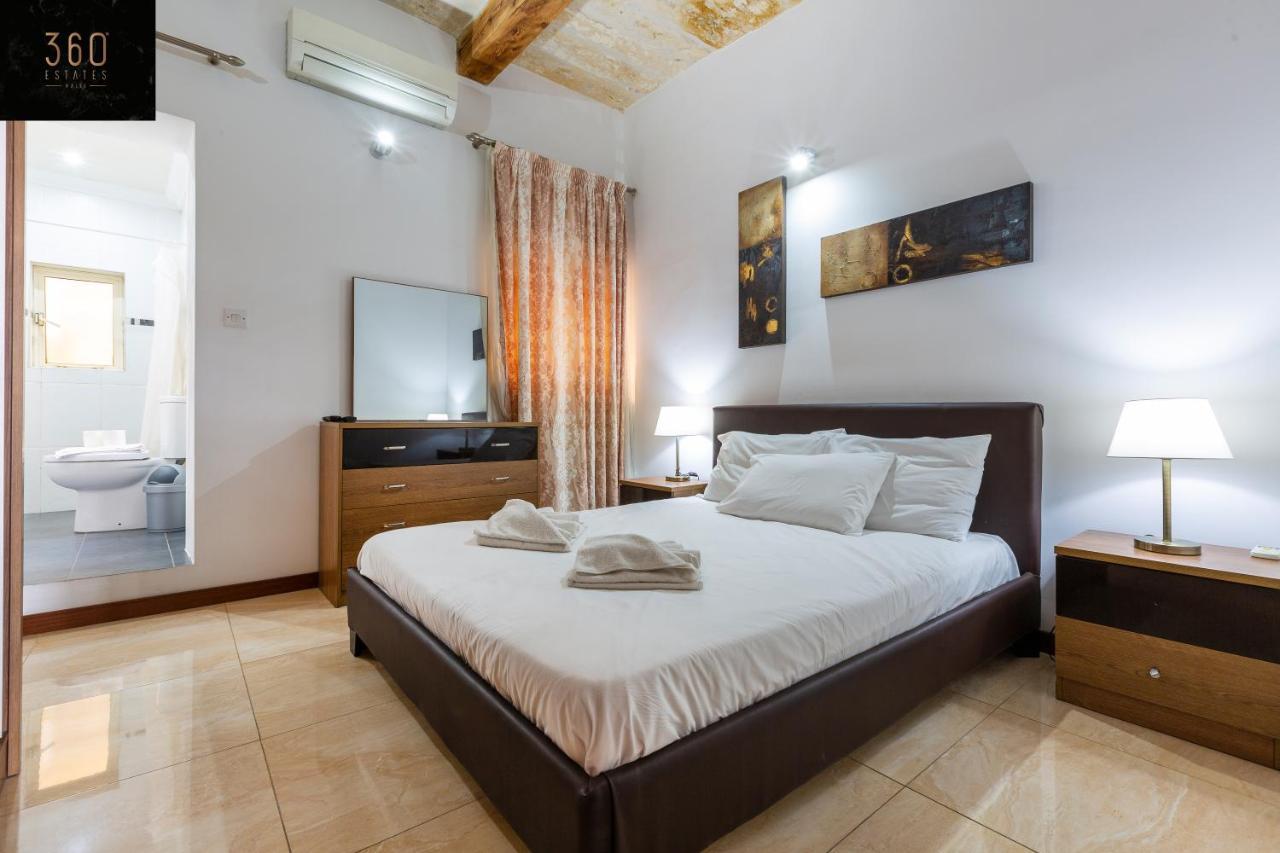 Seafront - Top Location, Top Floor With Wifi & Ac By 360 Estates Валетта Экстерьер фото