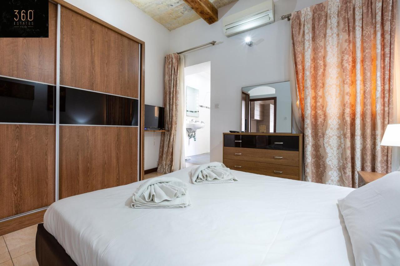 Seafront - Top Location, Top Floor With Wifi & Ac By 360 Estates Валетта Экстерьер фото