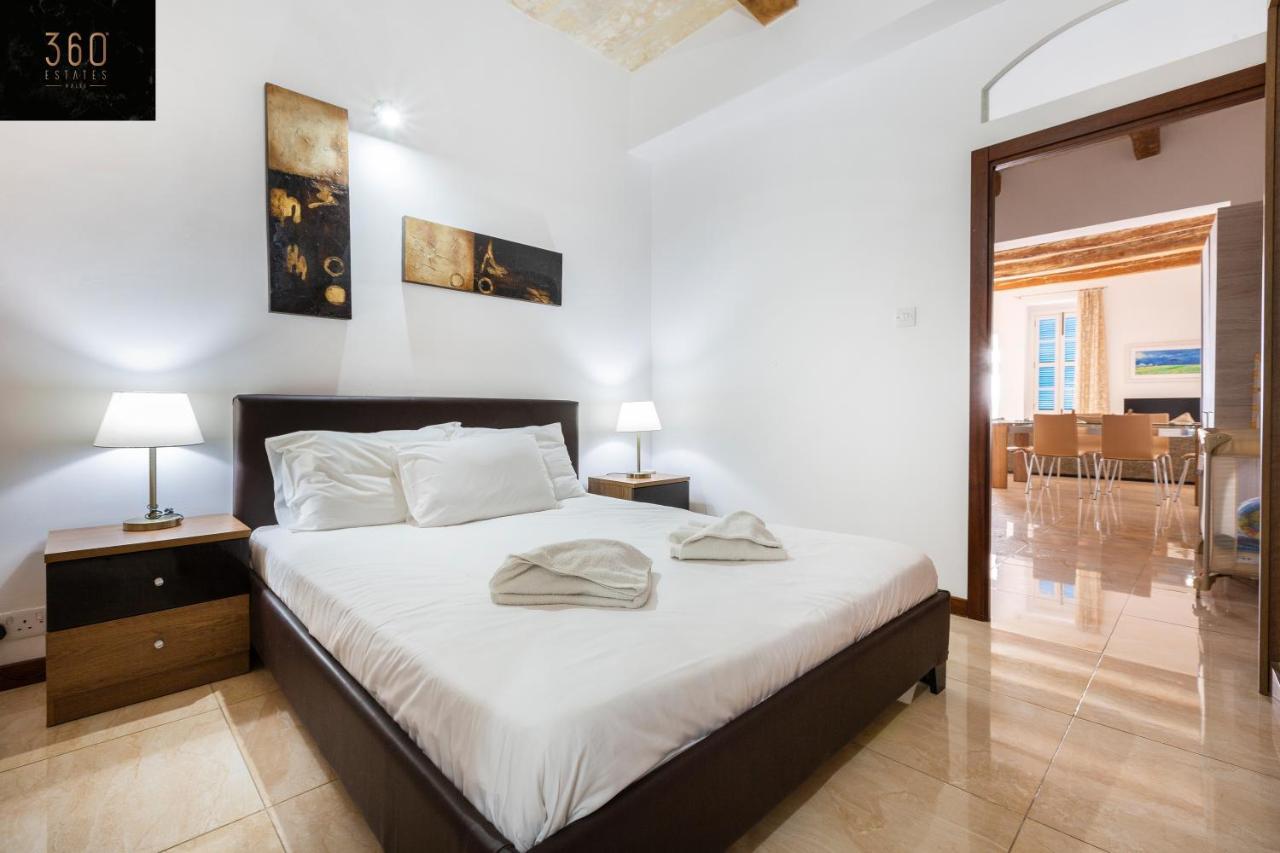 Seafront - Top Location, Top Floor With Wifi & Ac By 360 Estates Валетта Экстерьер фото