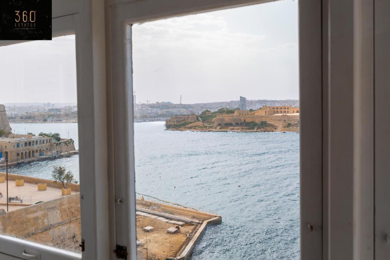 Seafront - Top Location, Top Floor With Wifi & Ac By 360 Estates Валетта Экстерьер фото